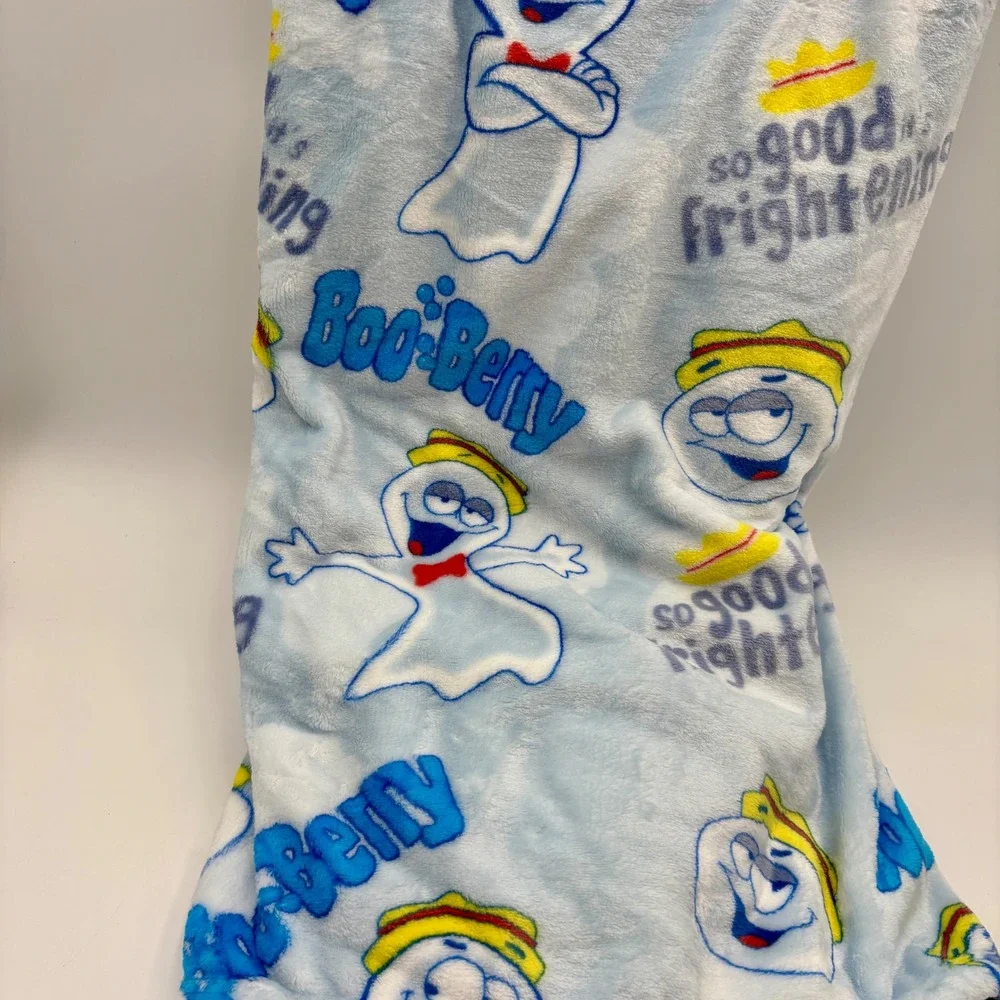Boo Berry HALLOWEEN Oversized Plush Throw Blanket Cereal Monster Cartoon 60 x 70